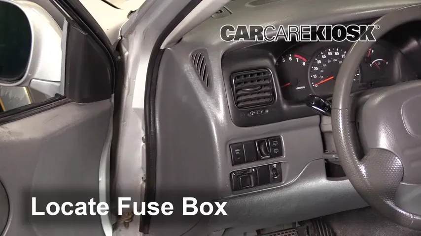 1999 Suzuki Grand Vitara JLX 2.5L V6 Fusible (interior) Cambio